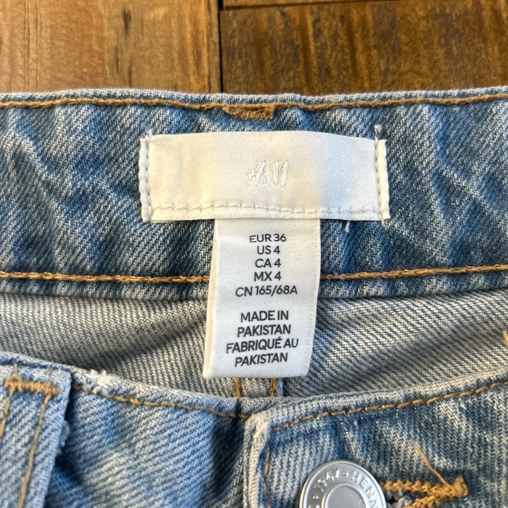 H&M Classic Blue Denim Jeans Straight Leg Light wash Light Tapered High Wasted - Picture 5 of 10